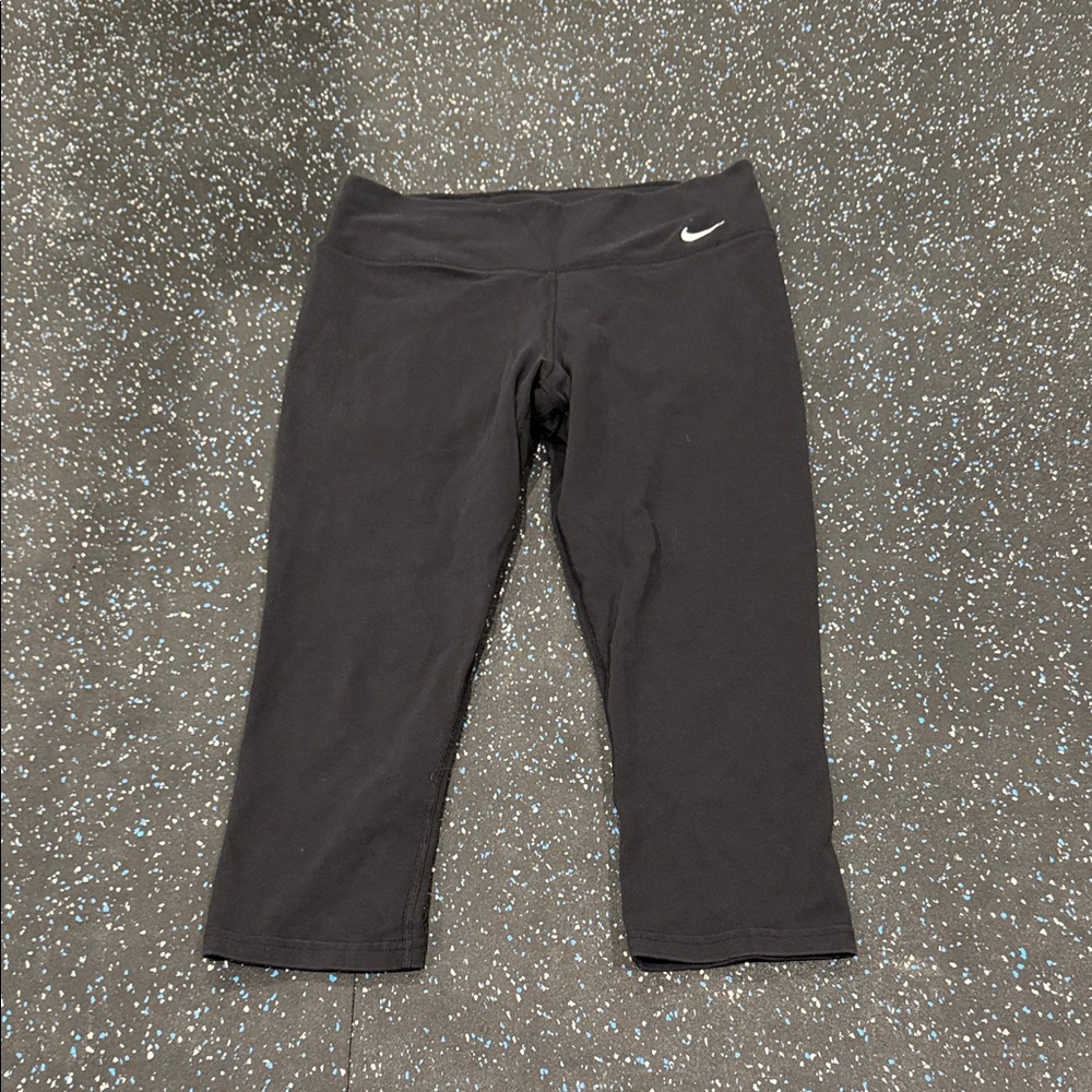 Nike Womens Medium Dri-Fit Black Cropped Leggings